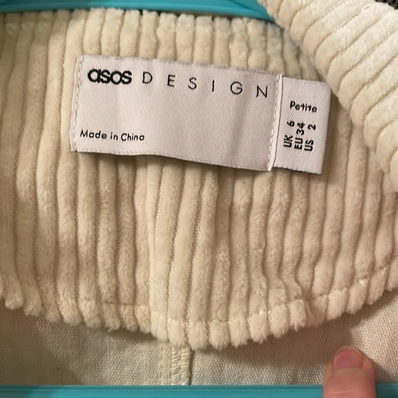 ASOS DESIGN🤍 Petite oversized cord shacket in cream UK6/US2 can fit UK8-10 - Picture 6 of 10